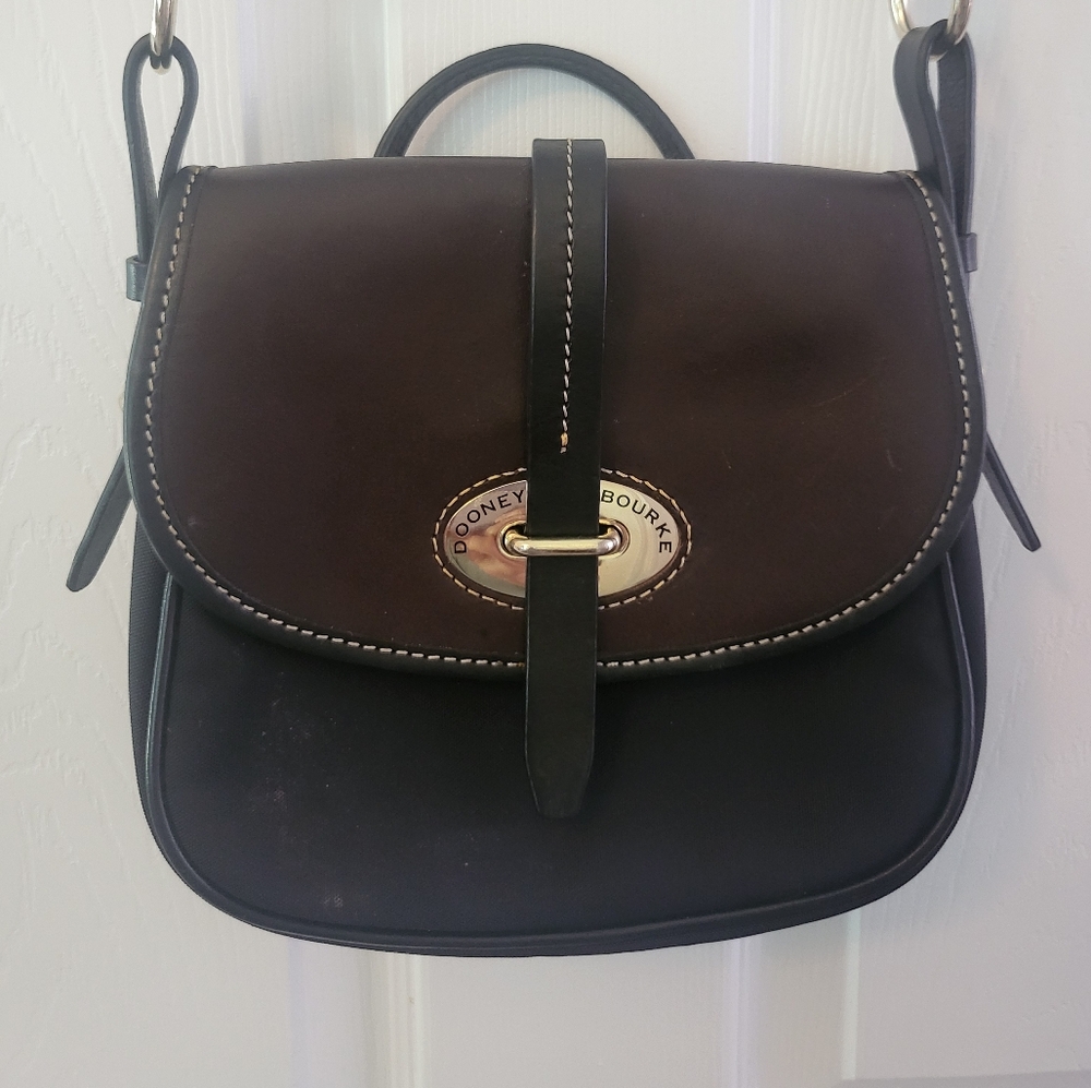 Dooney & Bourke saddlebag purse
